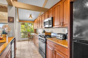 Kahana Village 9 · KHV 9 2BR Oceanfront Condo w Panoramic Maui