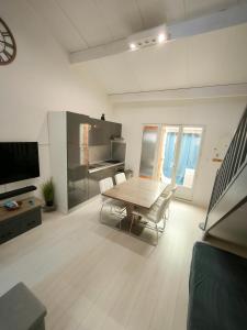 Maison village accès mer et commerces à pieds