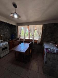 Cabaña en los soles de montaña