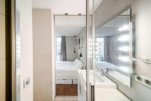 Skyline and Silence 2BR 2 Balconies Central Warsaw