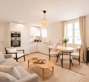 Stunning property near Arc de Triomphe