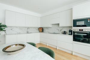 Kings Yard by Nestor