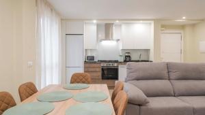 Apartamentos San Juan de los Reyes by Toledo AP