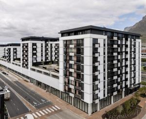 Stylish Executive Studio with Balcony in Riverlands, Observatory