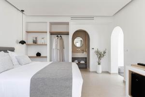 Filomare Oia Suites