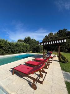 Casa con parque soñado, gran piscina, parrilla y CheckOut 18 hs!