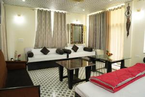 Skyza farms 5 BHK Rustic Villa with Pool & Garden