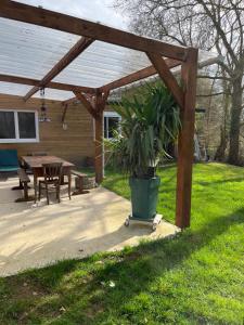 Chalet de lhuine , pole europeen, circuit 24 du Mans