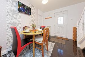 Cedar Villa- Great 4 bedrooms for contractors & teams