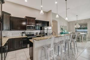 1732 Beach Parkway W