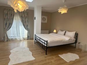 Cozy Transylvanian Garden Retreat Near Red Lake