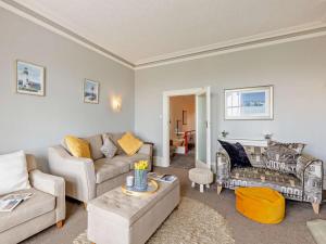 2 Bed in Lytham St. Annes oc-94212