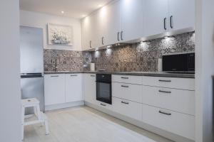 Apartamenty Bryza - Osiedle Dębina - Parking - Balkon