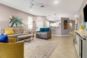 13619 Gulfbreeze St
