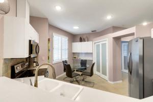 13619 Gulfbreeze St