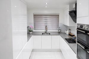 Free Parking - Hayes - Heathrow - Luxe 3BR Family -Contractor Stay