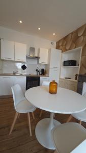 Appartement Au fil de leau à Chinon # Site historique # balcon # terrasse
