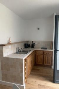 Studio climatisé avec terrasse privative