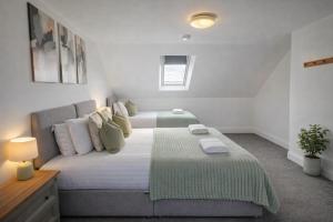 York Boutique House- spacious & stylish with free parking