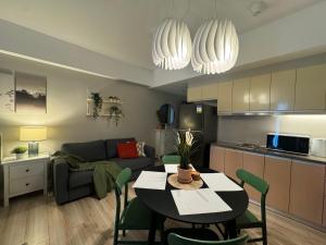 Stunning 1BR with Balcony Facing Grand Canal View
