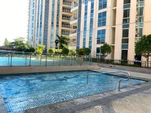 Stunning 1BR with Balcony Facing Grand Canal View