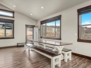 Bear Lake Cabin Sleeps 25 Ideal Beach Resort