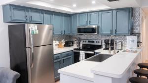 Walkable Location - 99 Steps to Beach - Pool