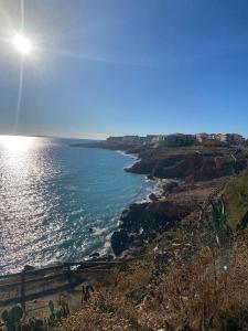 Studio climatisé avec terrasse