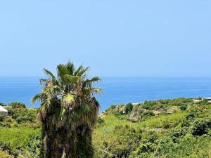 MARO CLUB with SEAVIEWS AND POOL