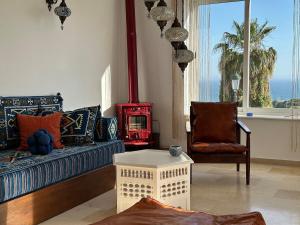 MARO CLUB with SEAVIEWS AND POOL