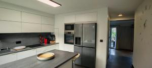 Private Pool & BBQ House near Paris