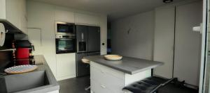 Private Pool & BBQ House near Paris