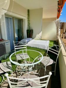 Studio Vue mer plage à 10m Balcon & Parking