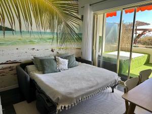 Studio Vue mer plage à 10m Balcon & Parking