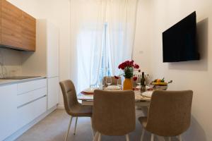 Garibaldi 23 Central Apartments by BarbarHouse