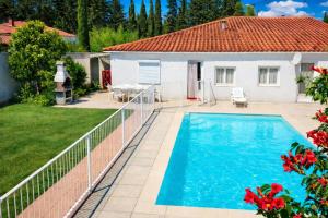 Mas de la BOURGADE Villa BLANCHE