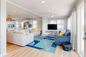 Beach View, Multiple Outdoor Spaces! Milford Haven