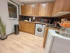 Cozy Studio Garden Wi-Fi Off Street Parking