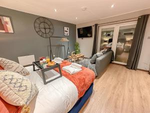 Cozy Studio Garden Wi-Fi Off Street Parking