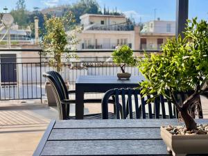 New Comfy and Sleek Apartments in the Center oF Athens