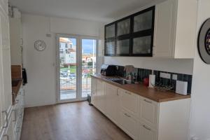 Large bright duplex in Les Minimes