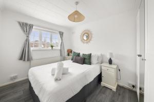 Stylish 3 Bed Semi in Windsor