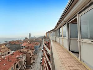 P087 - Porto Recanati, esclusivo attico con terrazza panoramica