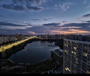 Панорамний Краєвид на озеро