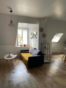 Large apartment, two furnished bedrooms
