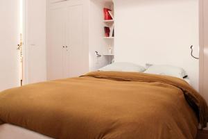 Sunny Renovated Stay in the Heart of Paris