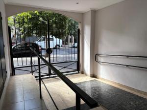 Monoambiente Amplio, Moderno con Parrilla y Cochera!!