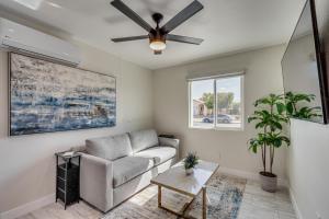 Near Coachella Music Festival Cozy Indio Home!