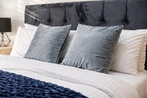 Bright Park-View Flat Sleeps 3 Parking