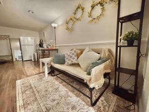 Comfy Private Basement- Scarborough